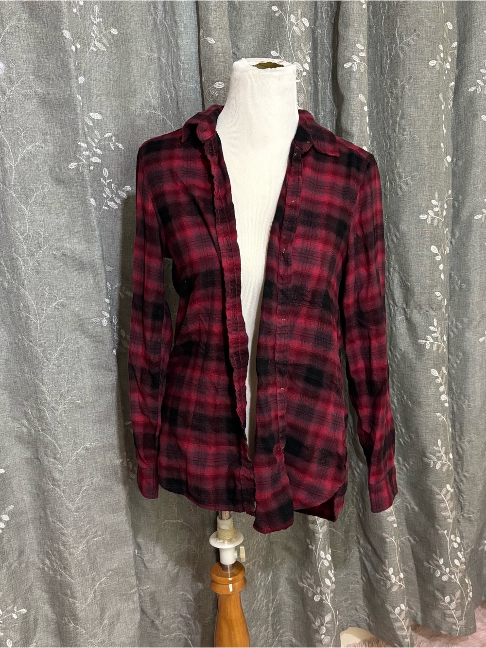 American Eagle Outfitters Burgundy and Black Plaid Button-Down Shirt